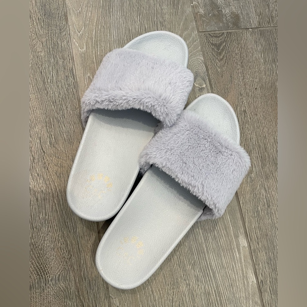 Faux Fur Platform Slides - Picture 2 of 8